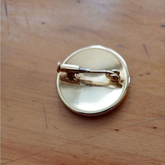 Damascene Brooch Floral and Bird Design - Picture 3 of 6